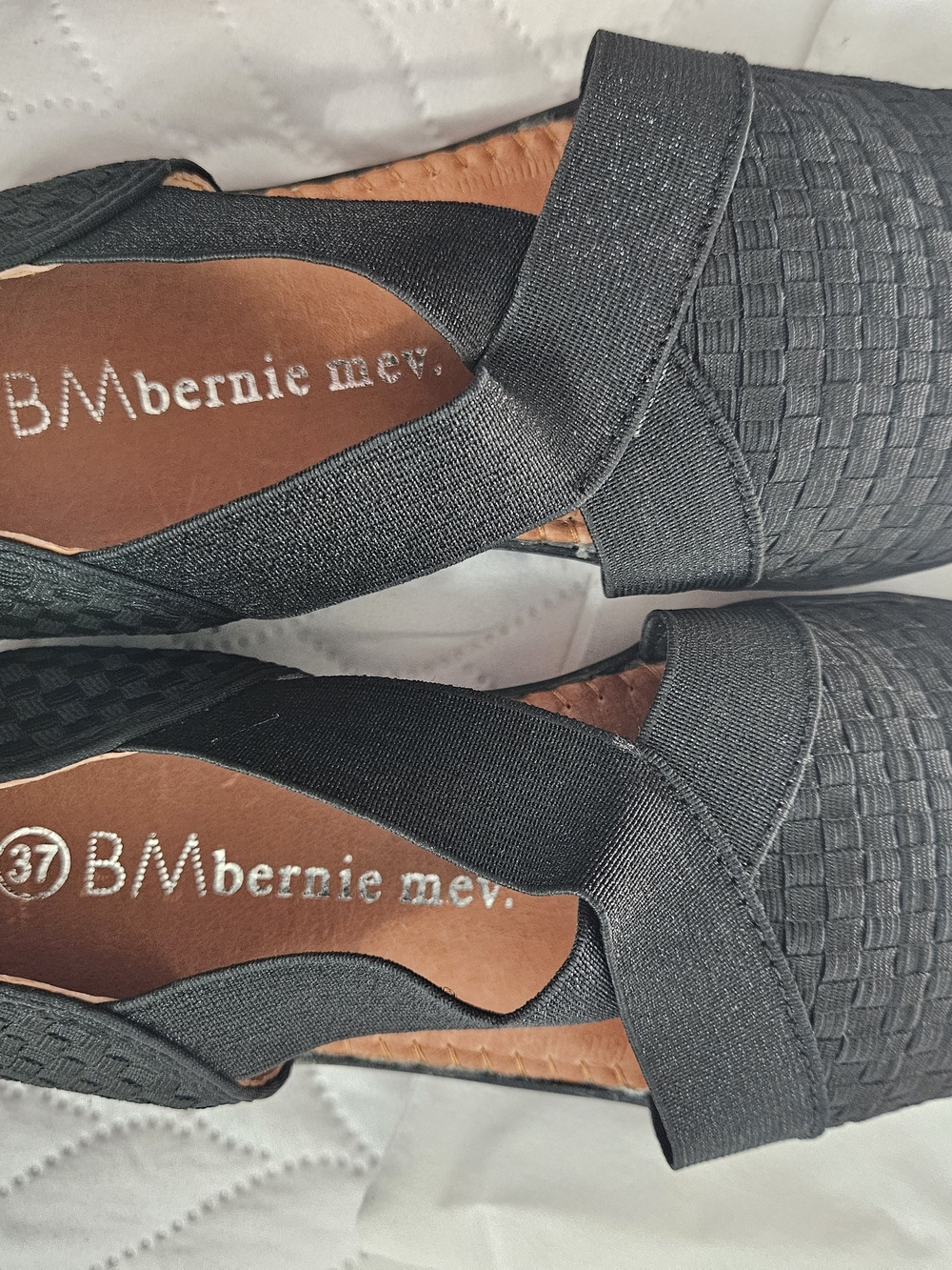 bernie mev. Women's Black Woven Stretch Flats
